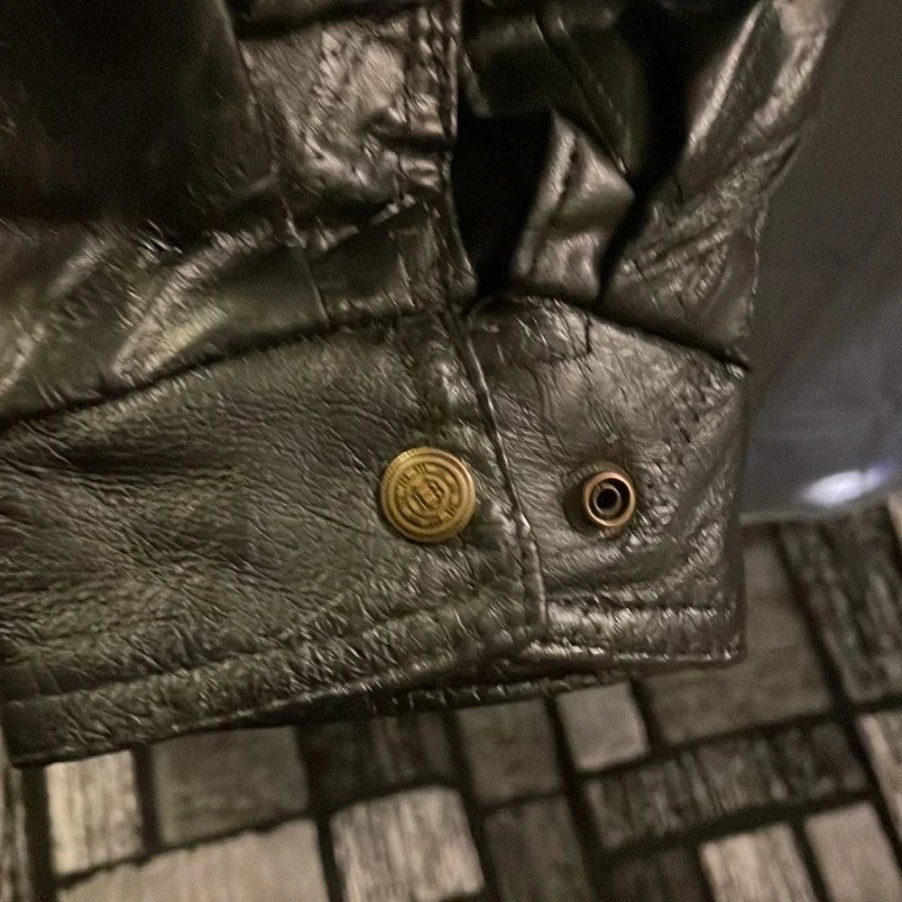 Leather jacket - Picture 7 of 9